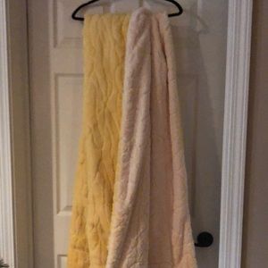 Minky blanket NWT